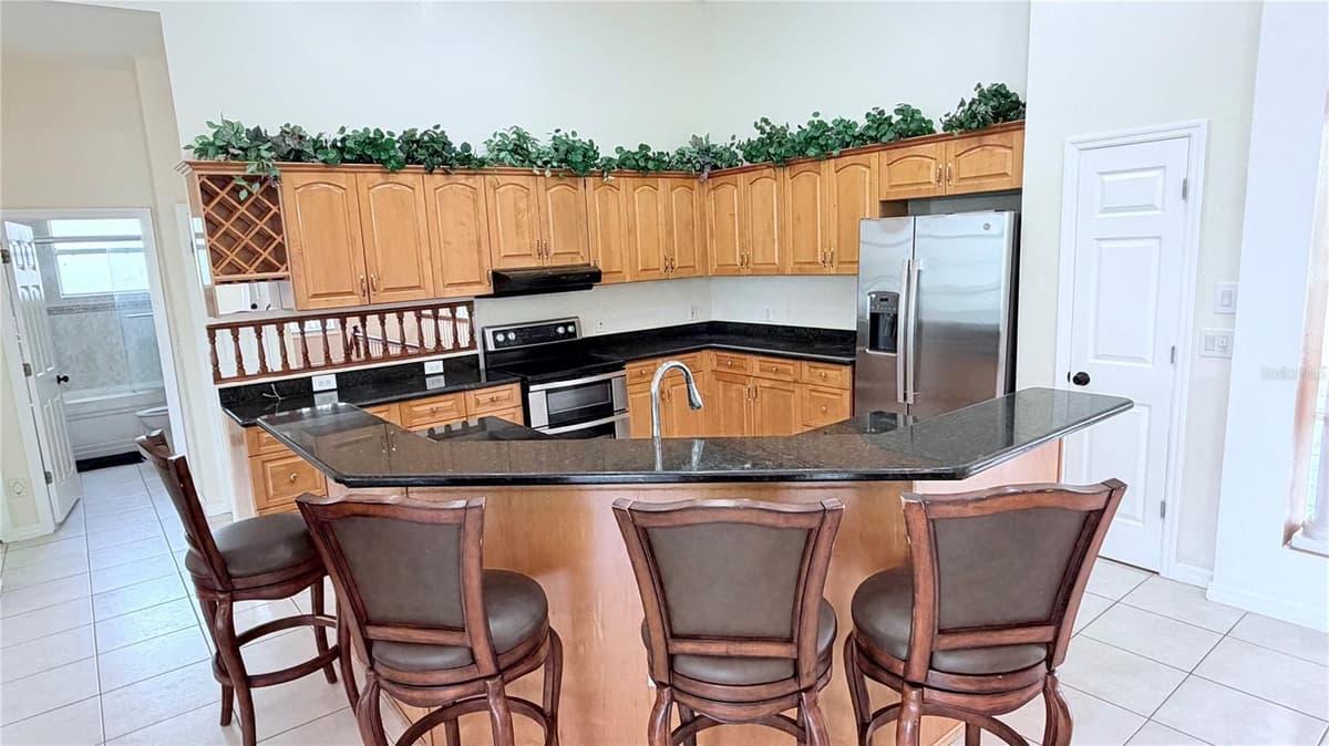 3187 SHORELINE DRIVE — photo 13 of 49