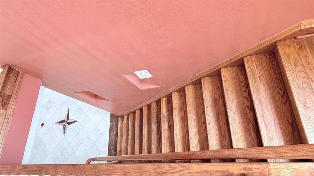 3187 SHORELINE DRIVE — photo 29 of 49