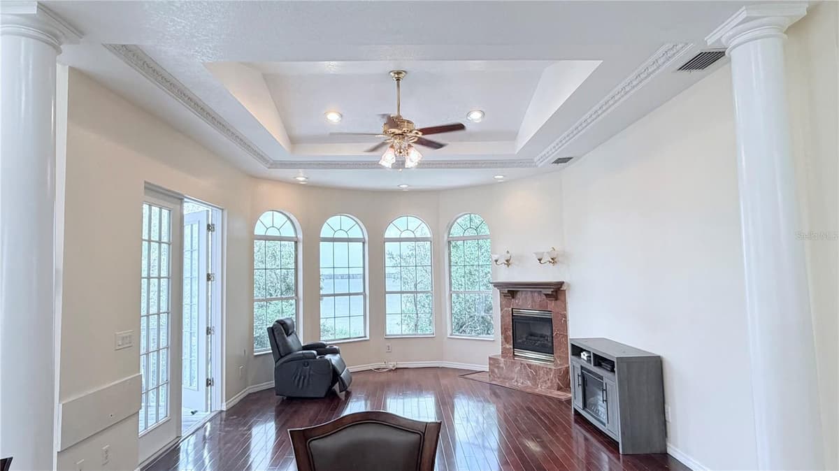 3187 SHORELINE DRIVE — photo 7 of 49