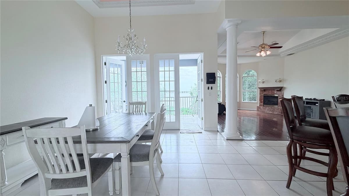 3187 SHORELINE DRIVE — photo 12 of 49