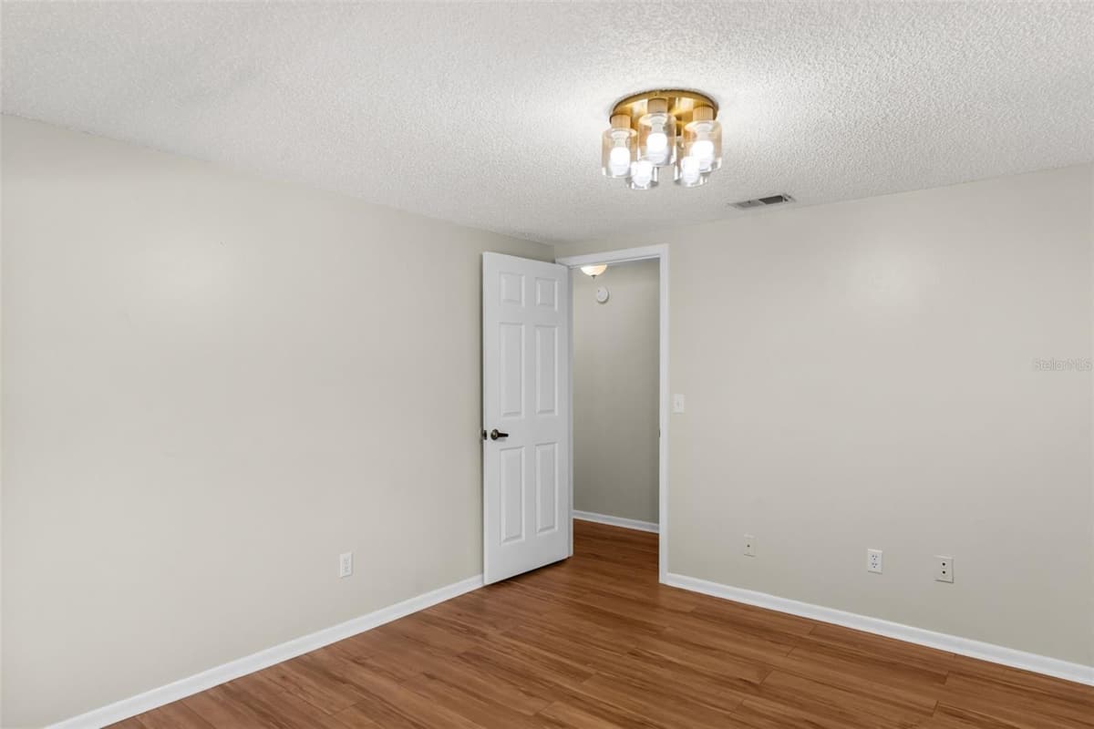 10904 AUTUMN OAK PLACE — photo 33 of 50