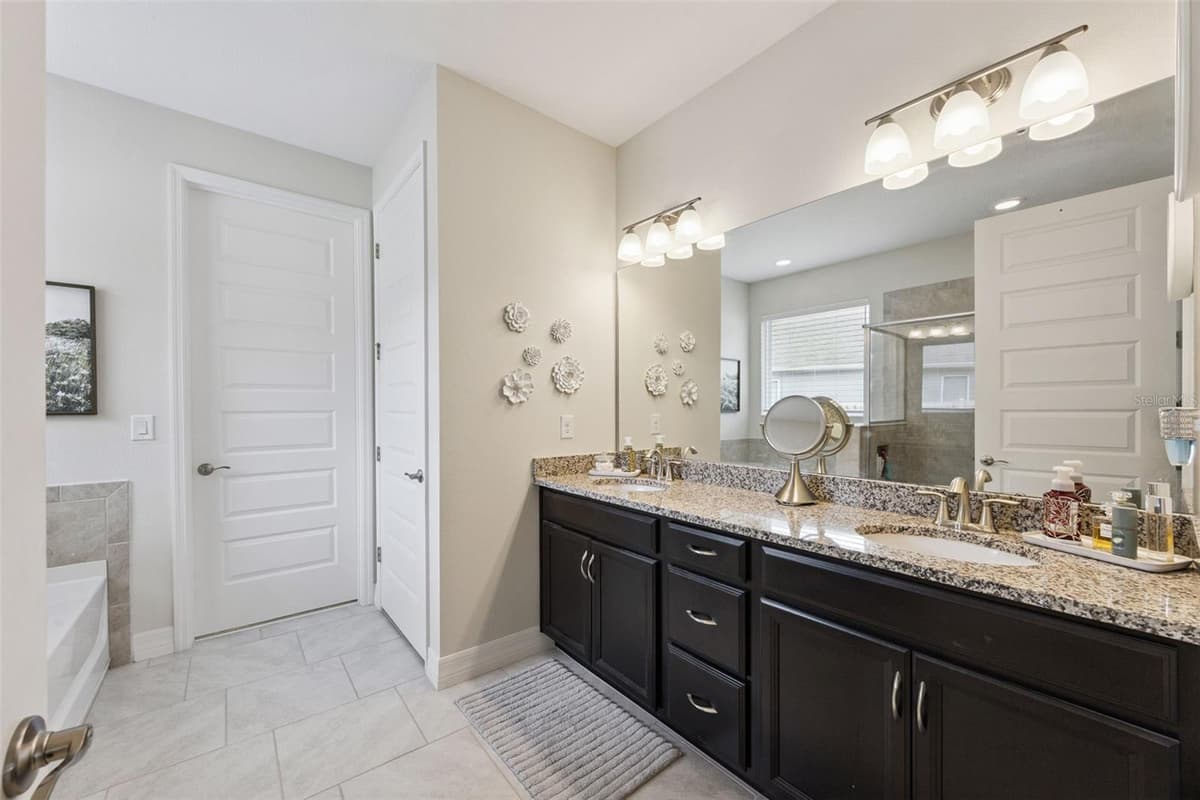 1048 WOOD DALE CIRCLE — photo 32 of 65