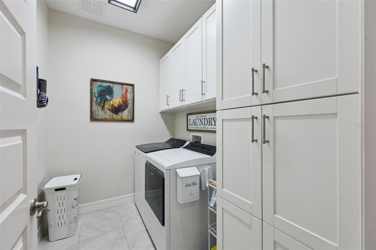 1048 WOOD DALE CIRCLE — photo 37 of 65