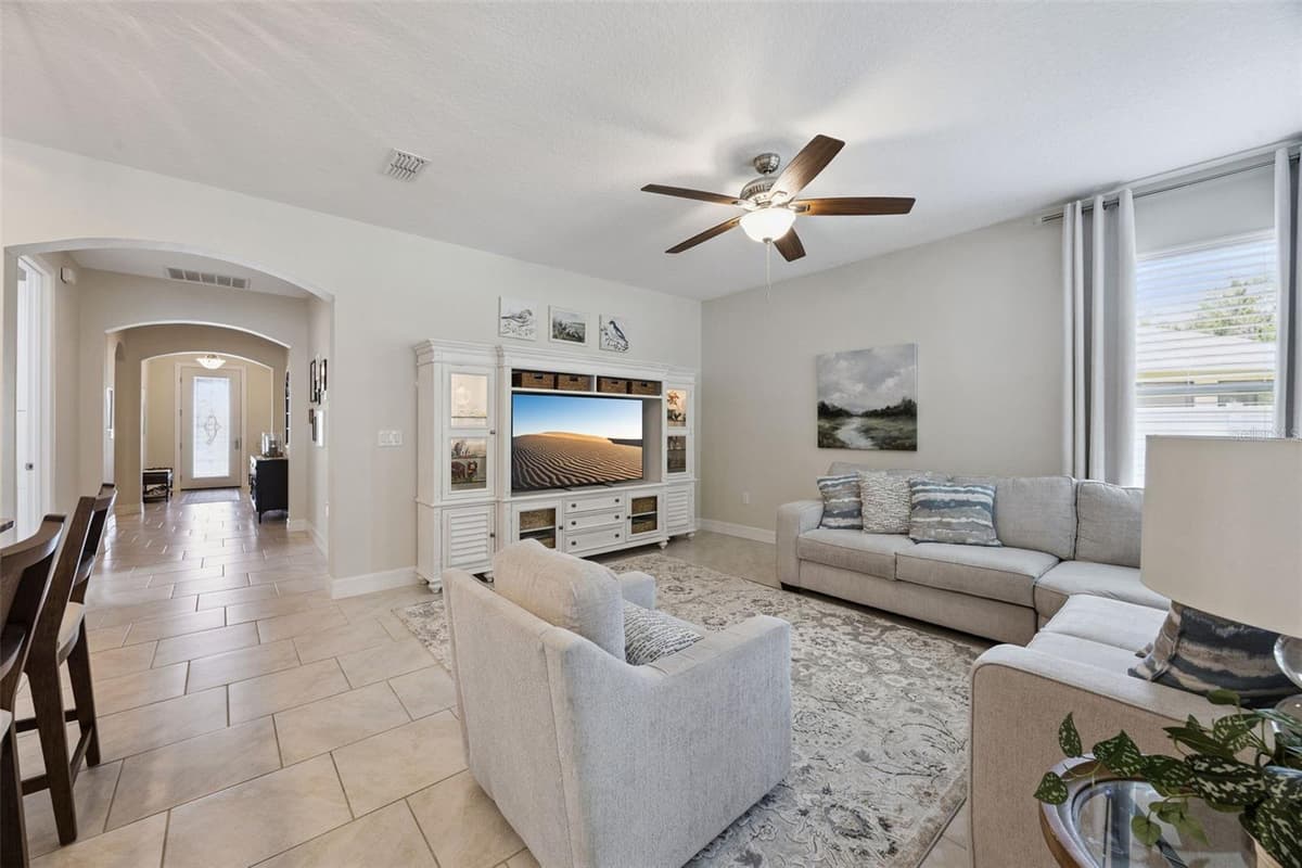 1048 WOOD DALE CIRCLE — photo 10 of 65