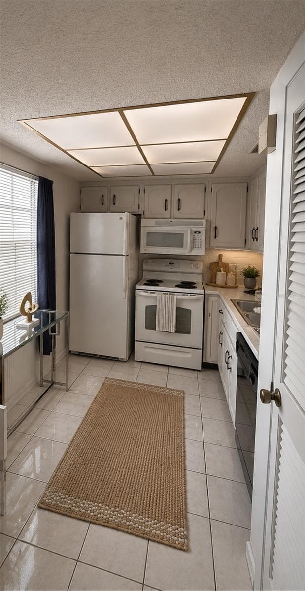 861 MAPLE COURT — photo 7 of 18