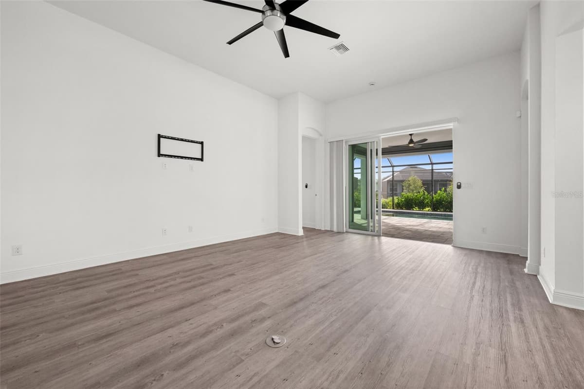15880 ELINA SKY DRIVE — photo 7 of 47
