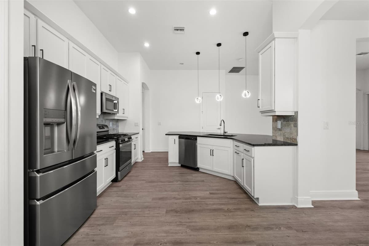 15880 ELINA SKY DRIVE — photo 10 of 47
