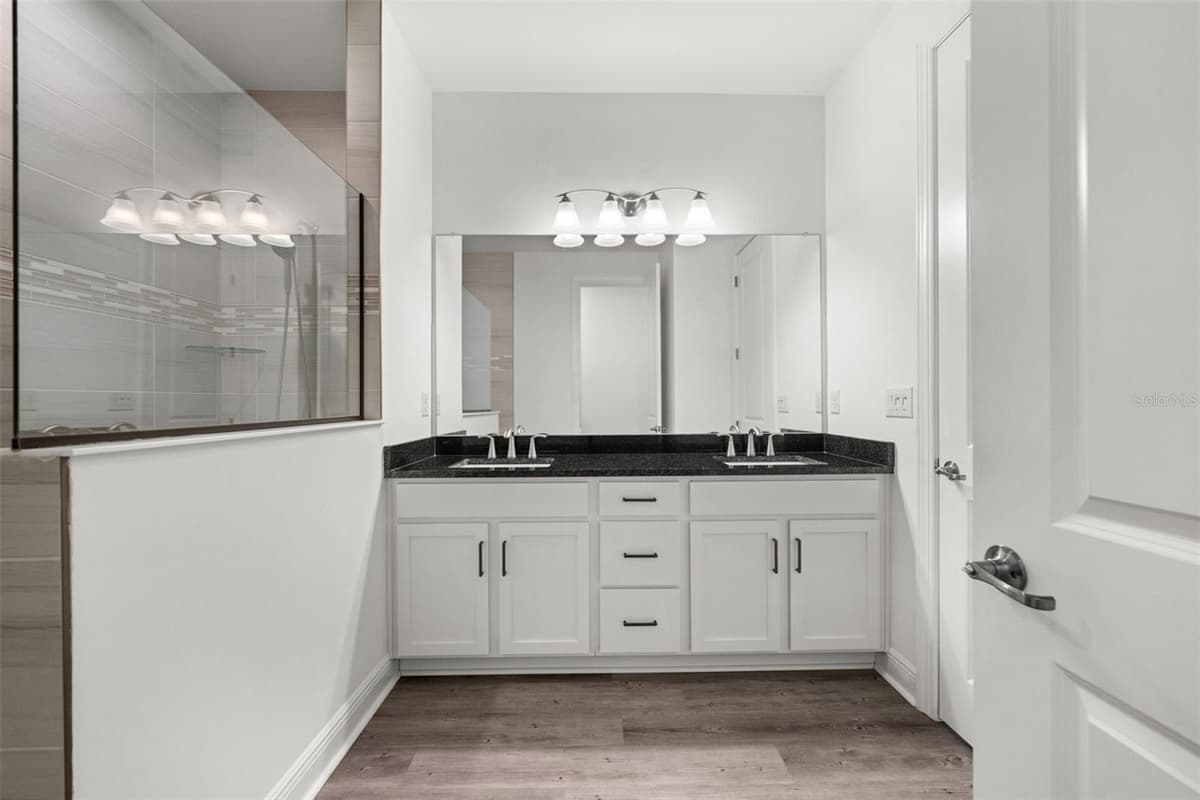 15880 ELINA SKY DRIVE — photo 17 of 47