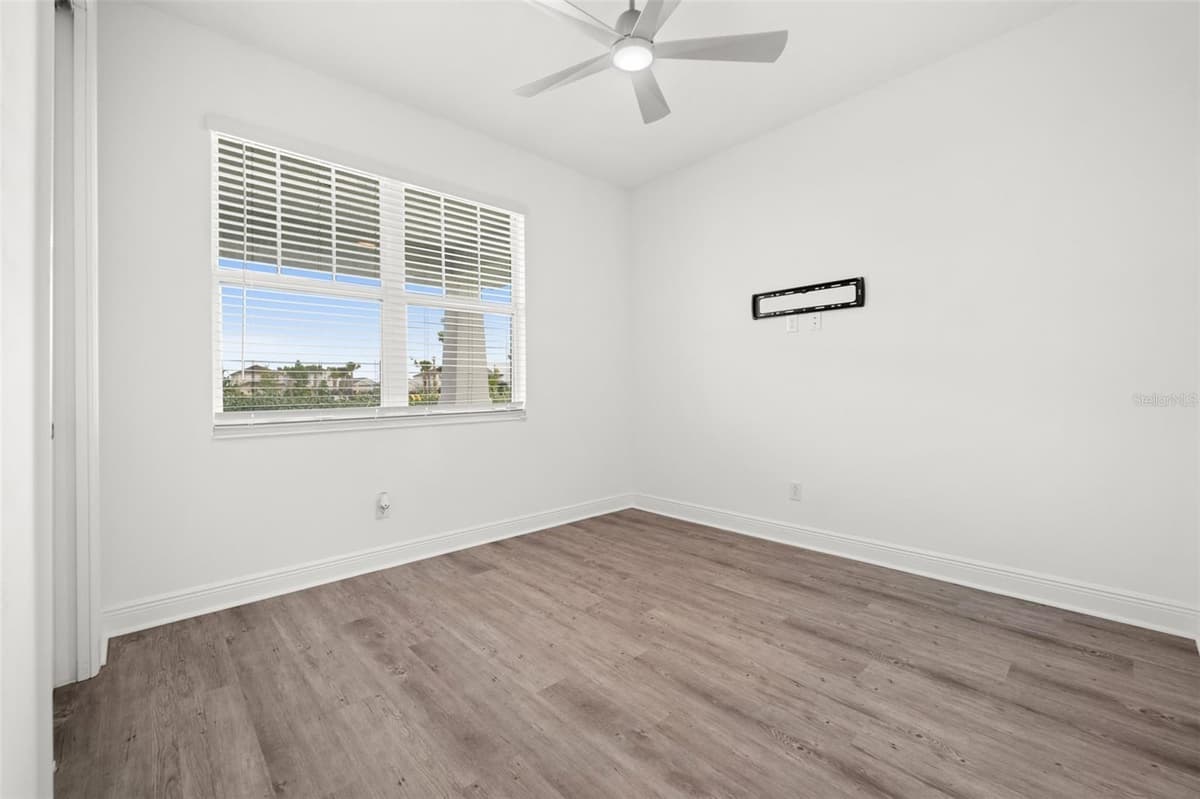 15880 ELINA SKY DRIVE — photo 31 of 47