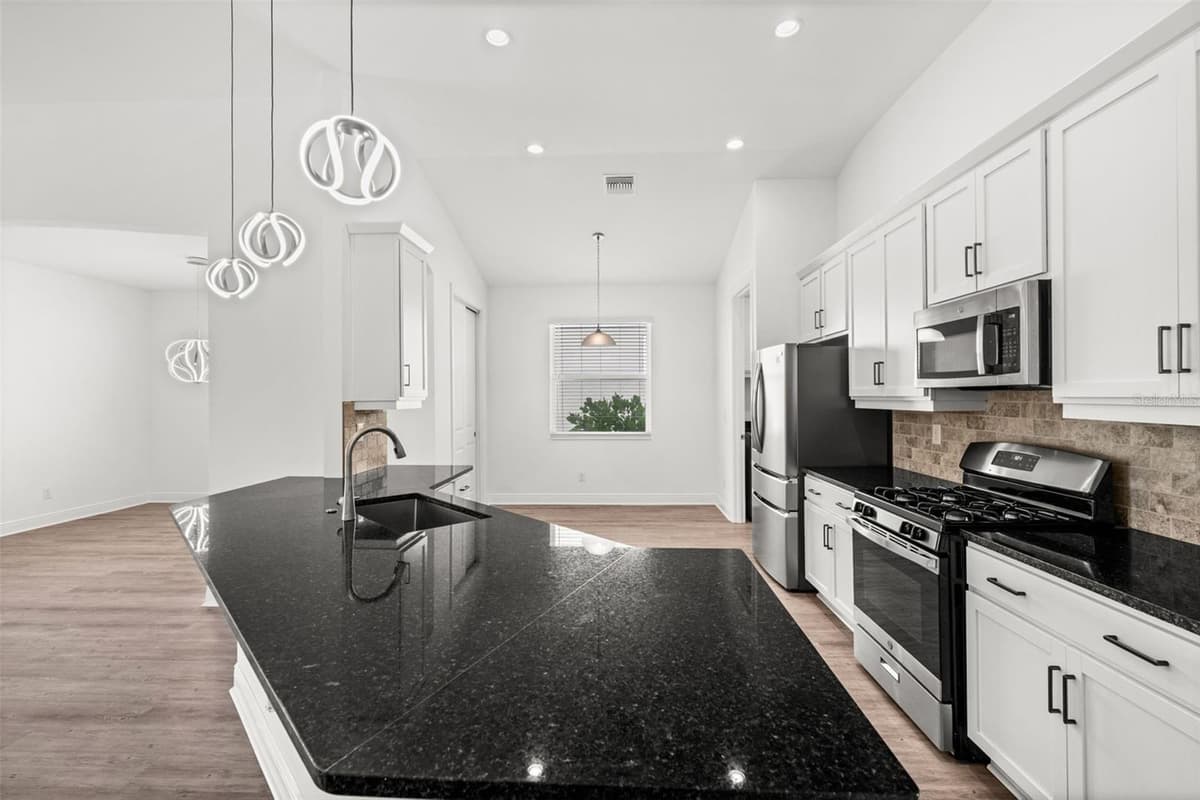15880 ELINA SKY DRIVE — photo 13 of 47