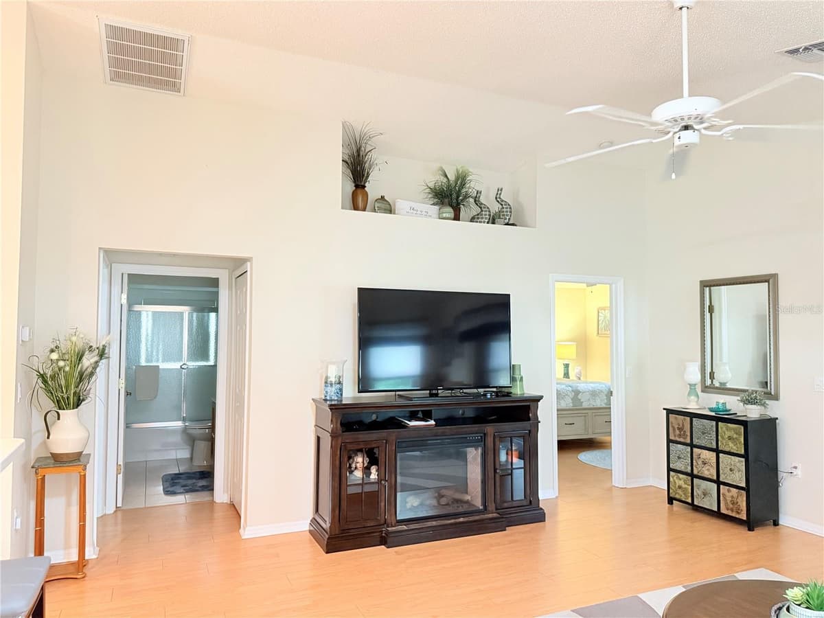 265 CENTER OAK CIRCLE — photo 5 of 67