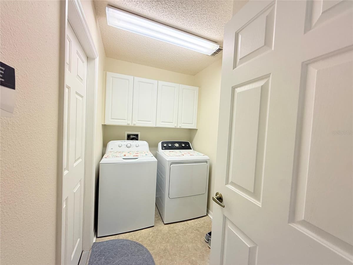 265 CENTER OAK CIRCLE — photo 17 of 67