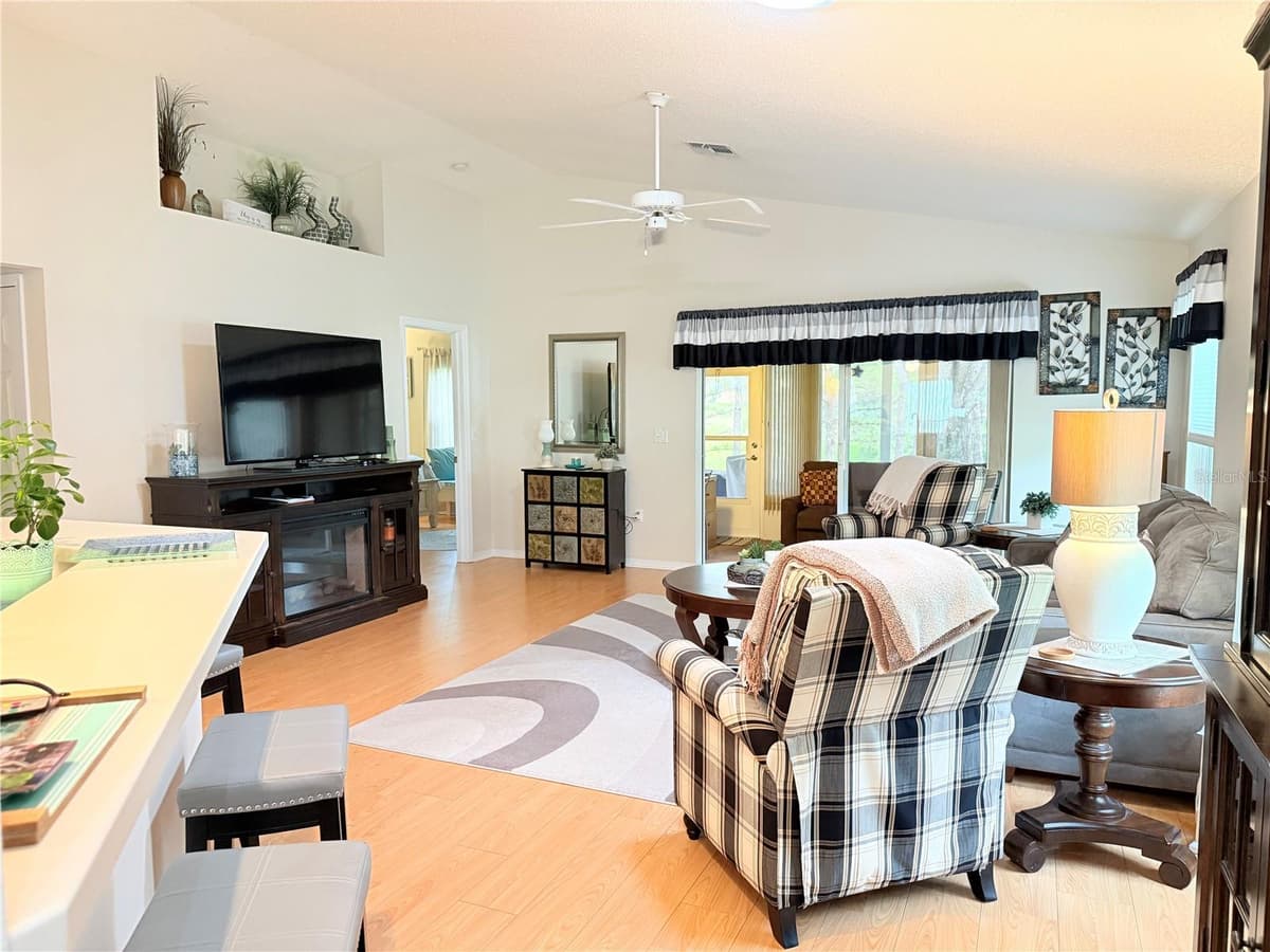 265 CENTER OAK CIRCLE — photo 4 of 67