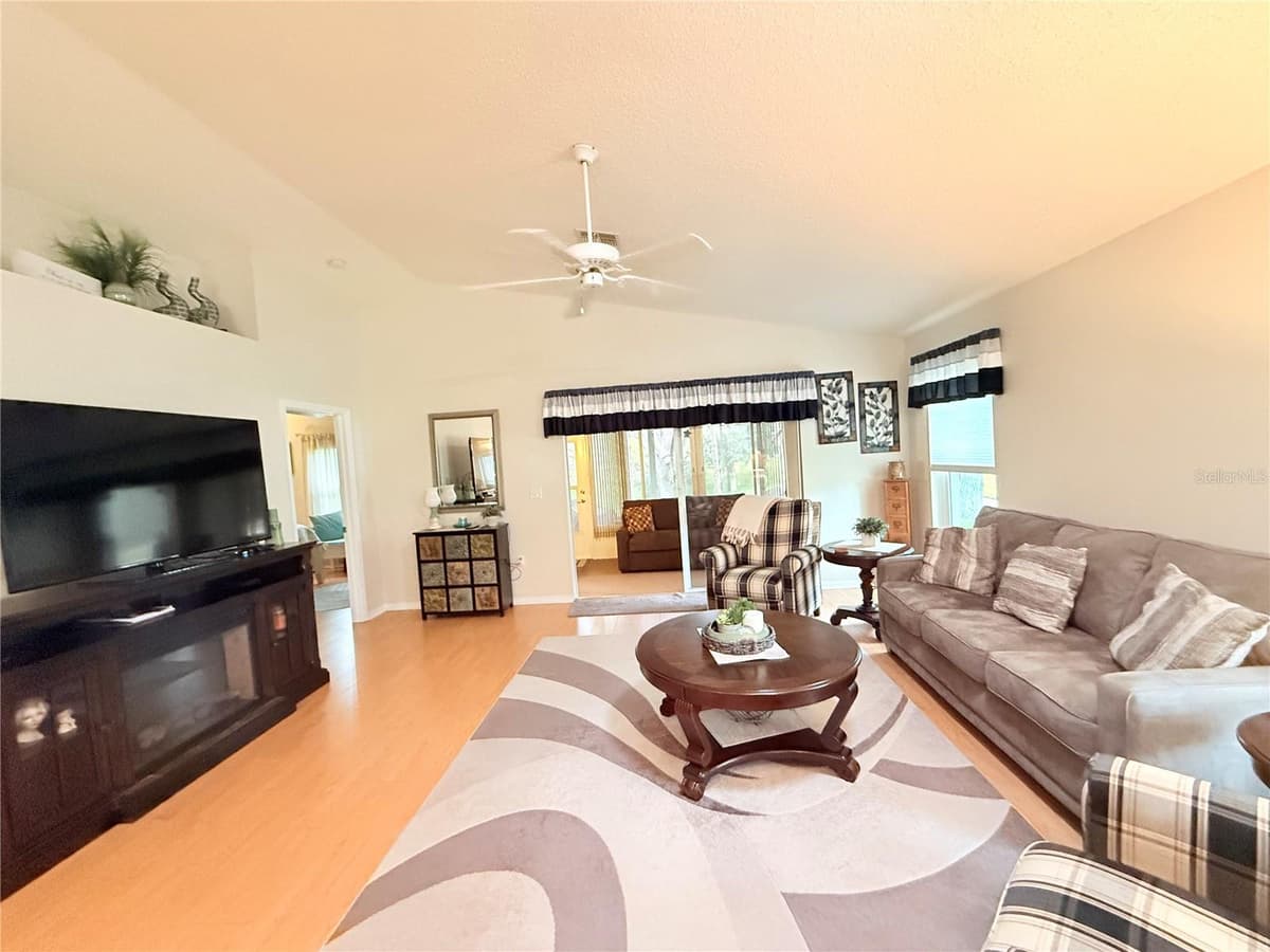 265 CENTER OAK CIRCLE — photo 6 of 67