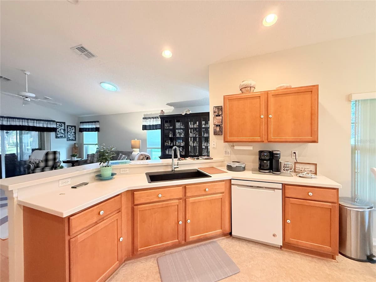 265 CENTER OAK CIRCLE — photo 14 of 67
