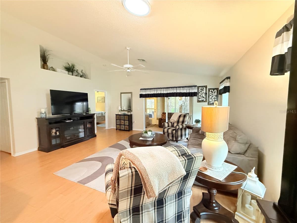 265 CENTER OAK CIRCLE — photo 10 of 67