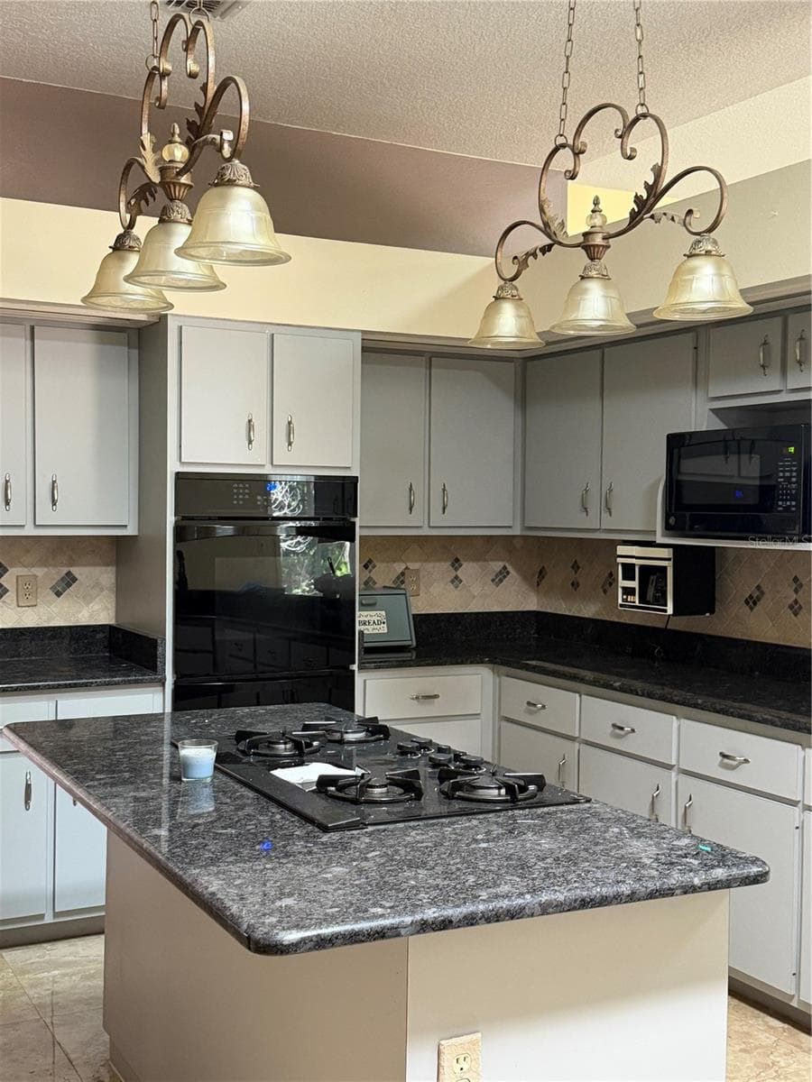 1760 LAKE TERRACE DR — photo 10 of 31