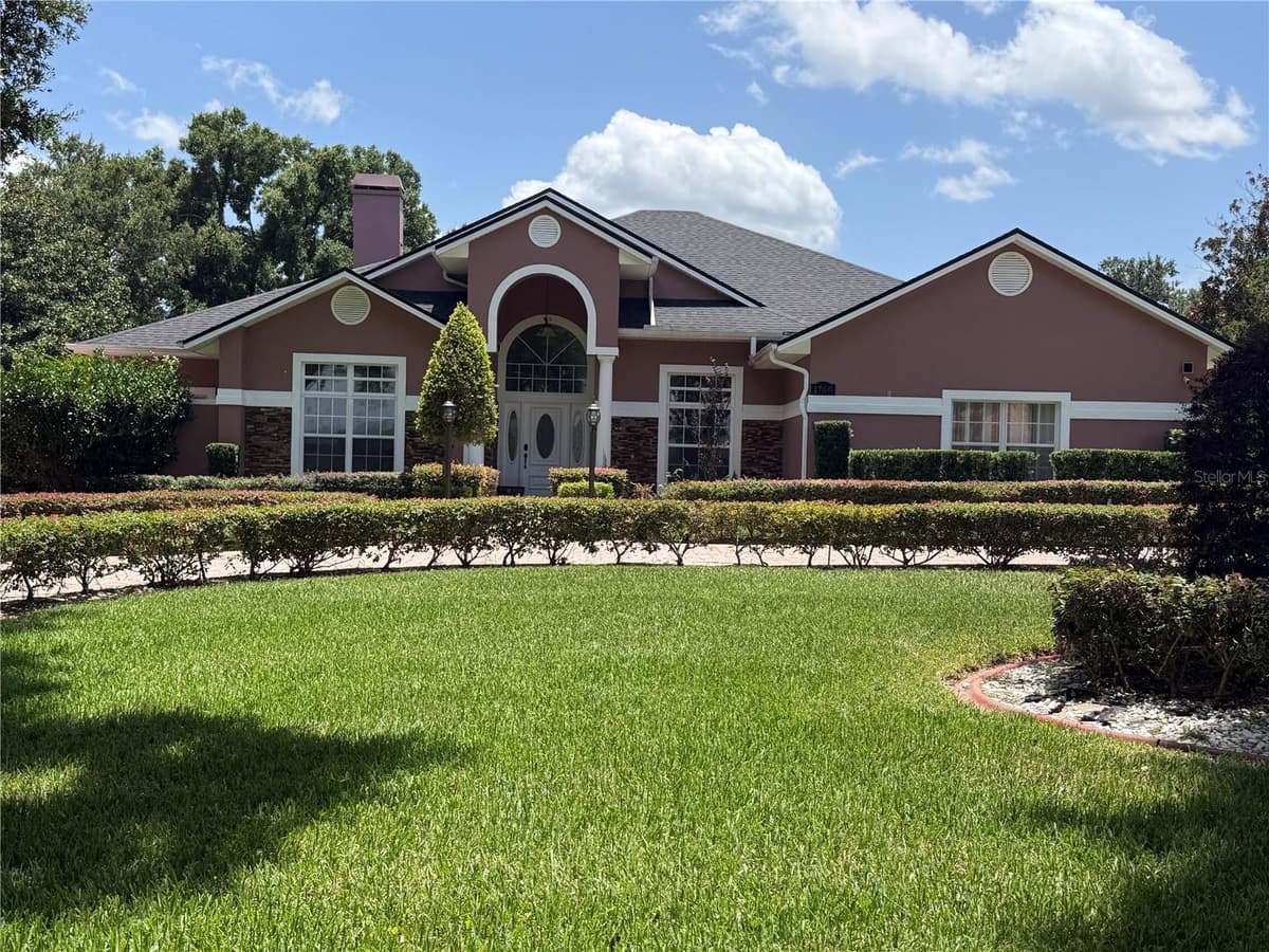 1760 LAKE TERRACE DR — photo 1 of 31