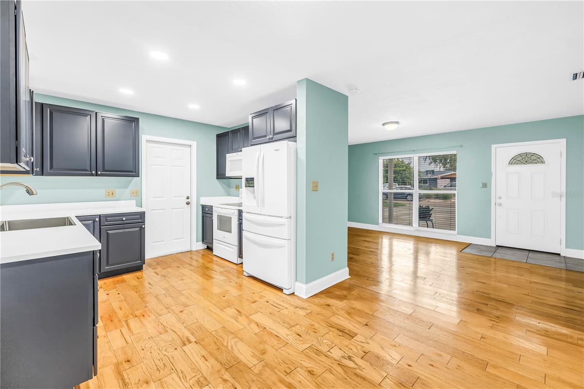 743 41ST AVENUE — photo 6 of 28