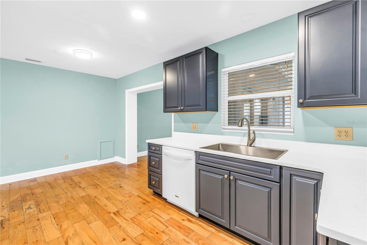 743 41ST AVENUE — photo 9 of 28