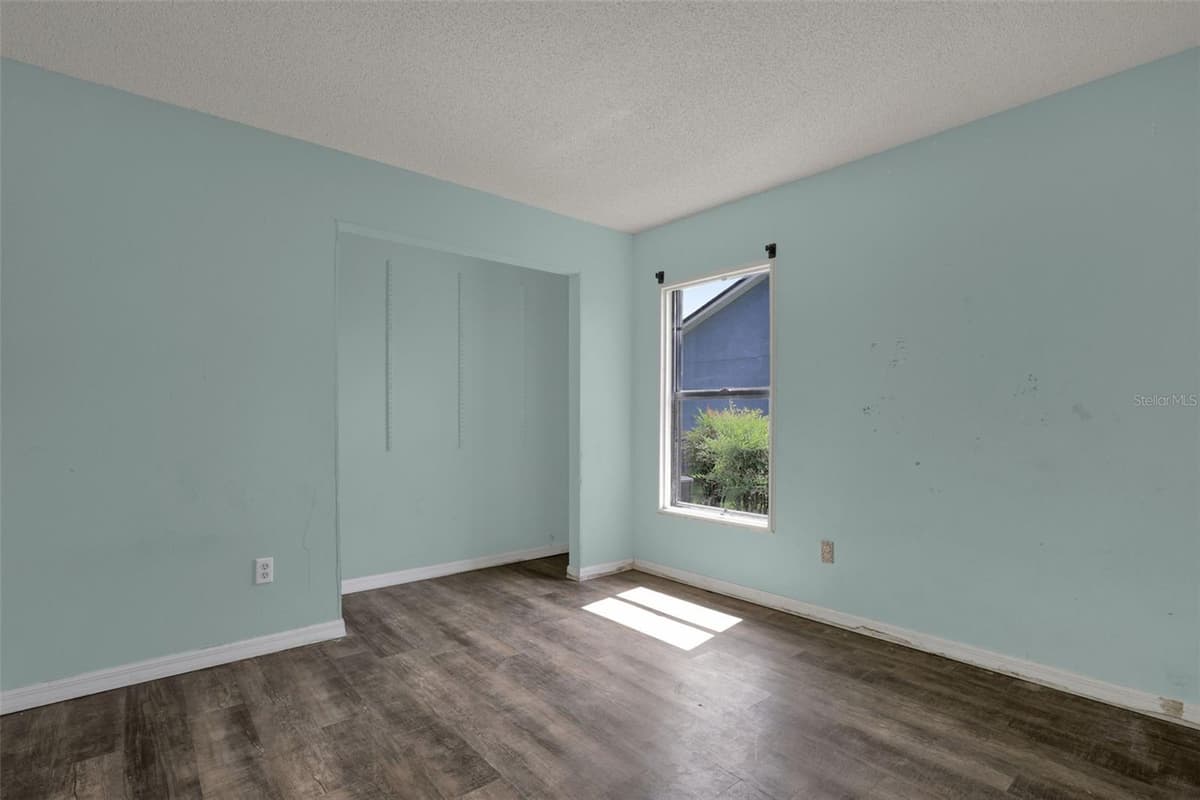 5119 HEATH DRIVE — photo 11 of 30