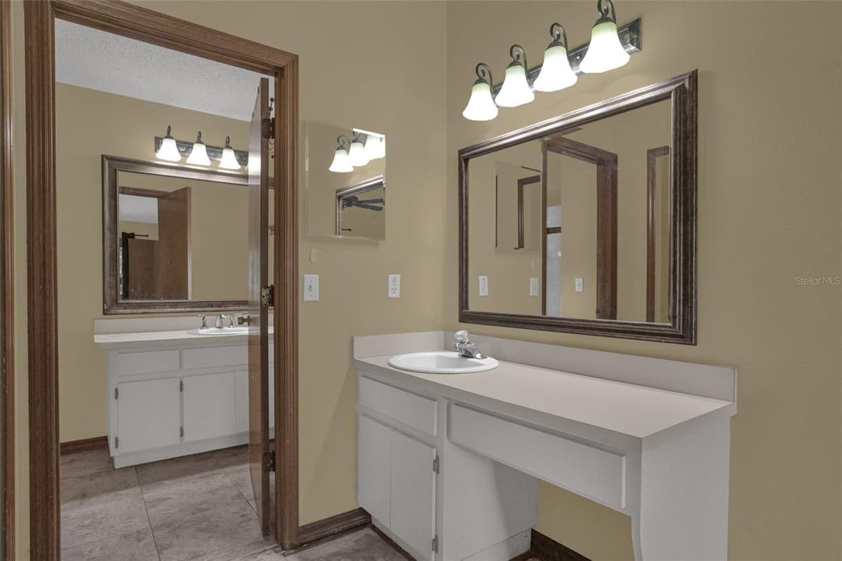 5119 HEATH DRIVE — photo 16 of 30