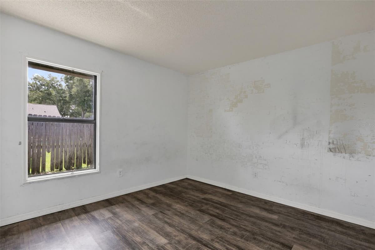 5119 HEATH DRIVE — photo 12 of 30