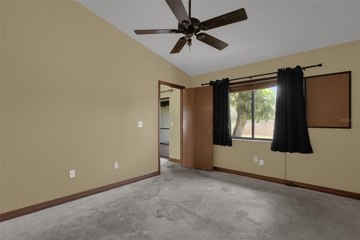 5119 HEATH DRIVE — photo 15 of 30