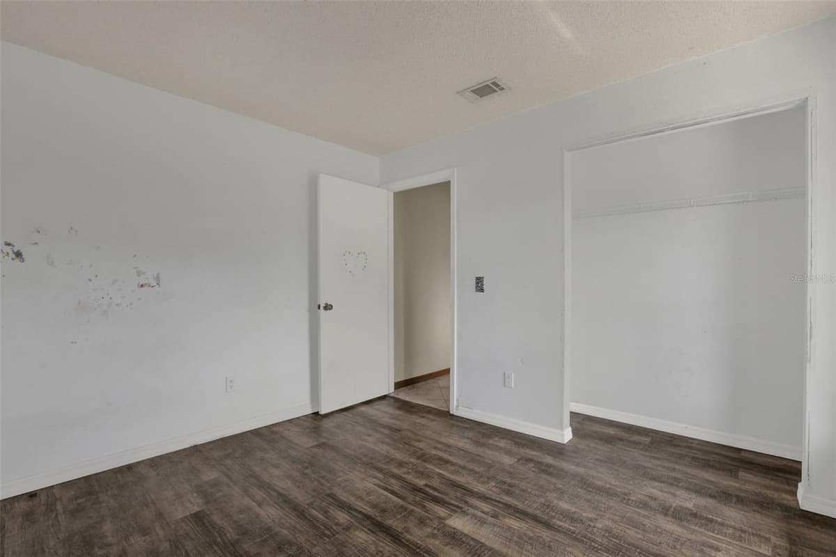 5119 HEATH DRIVE — photo 13 of 30