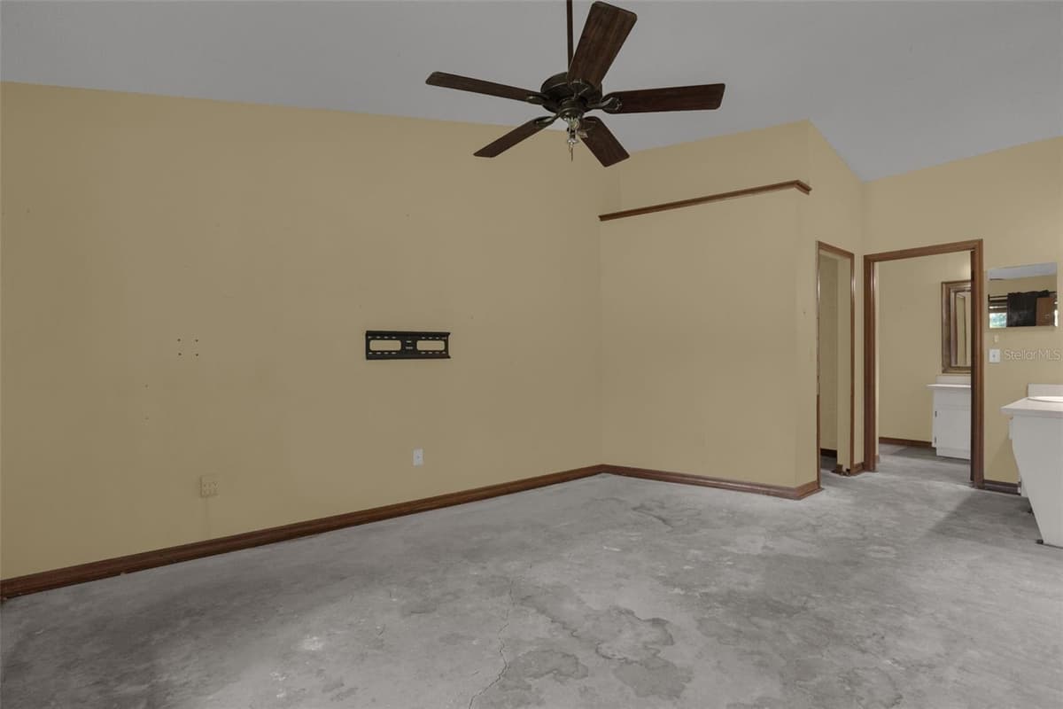 5119 HEATH DRIVE — photo 14 of 30
