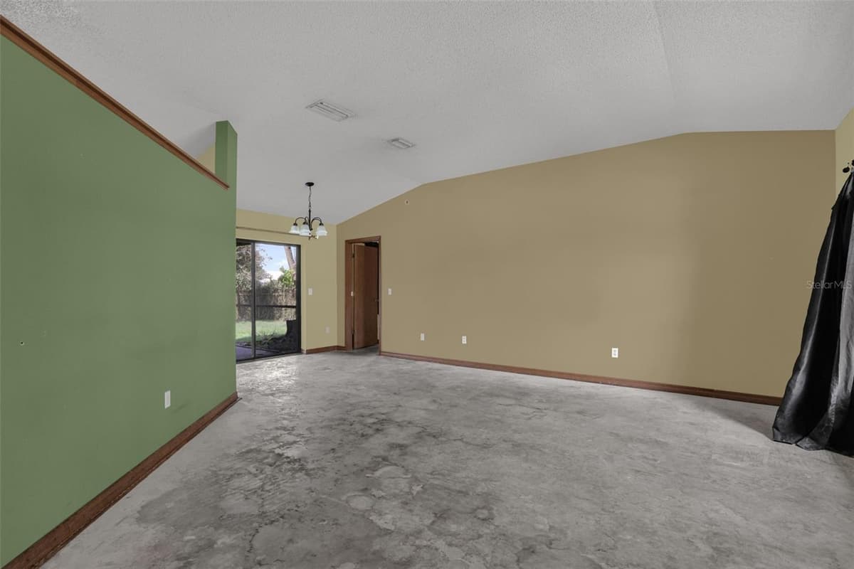 5119 HEATH DRIVE — photo 3 of 30