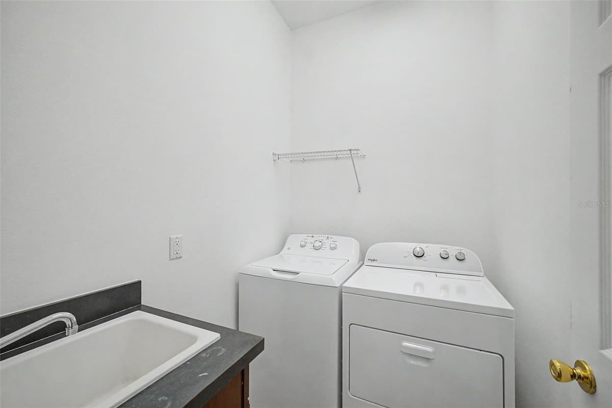 6208 TALARIA DRIVE — photo 11 of 40