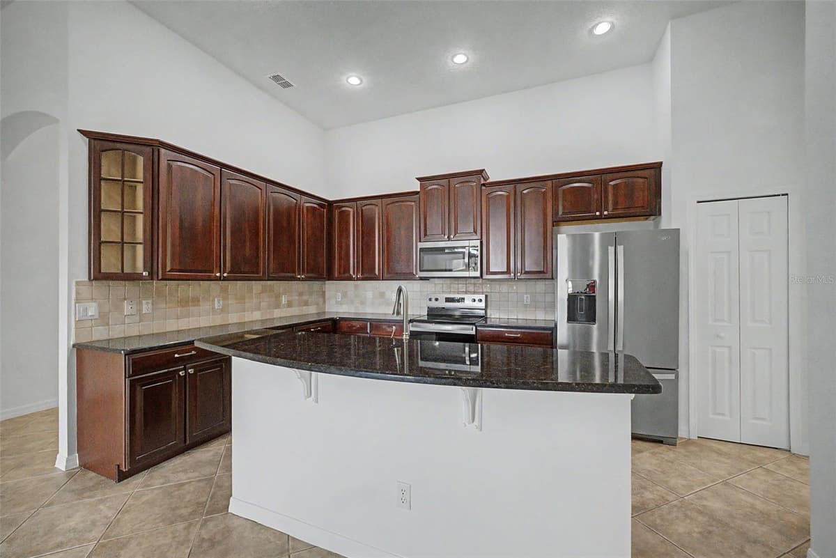 6208 TALARIA DRIVE — photo 10 of 40