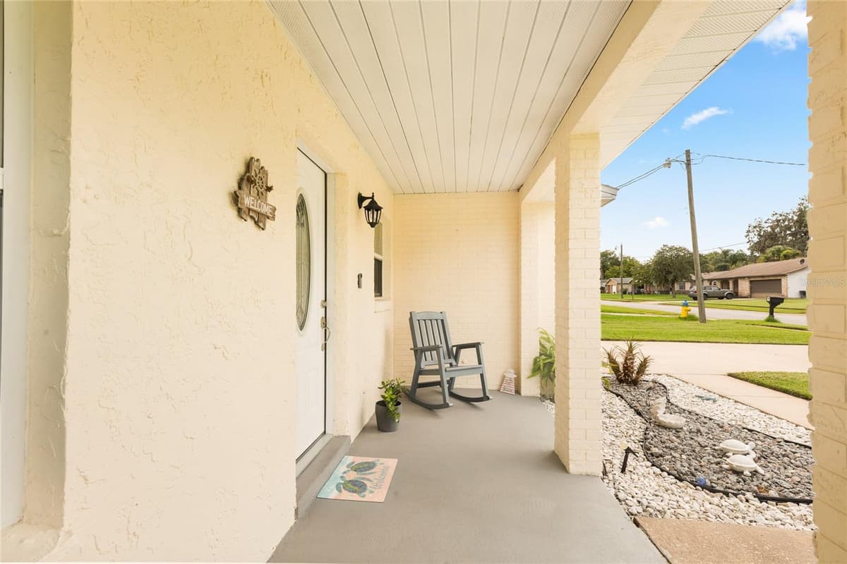 38 LAUREL OAKS CIRCLE — photo 2 of 26