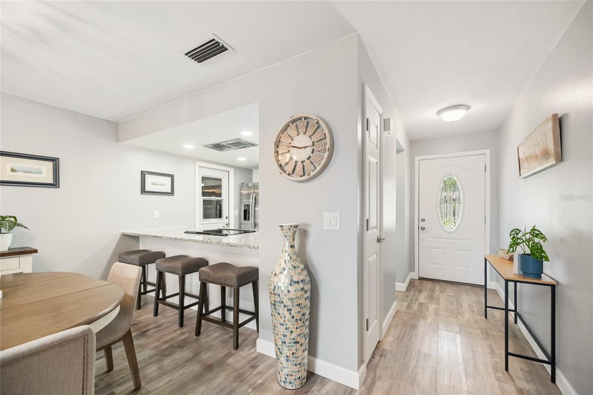 38 LAUREL OAKS CIRCLE — photo 3 of 26