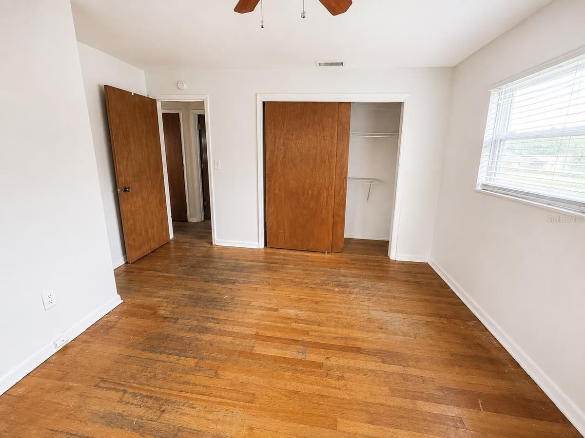 409 MONTGOMERY AVENUE — photo 6 of 9