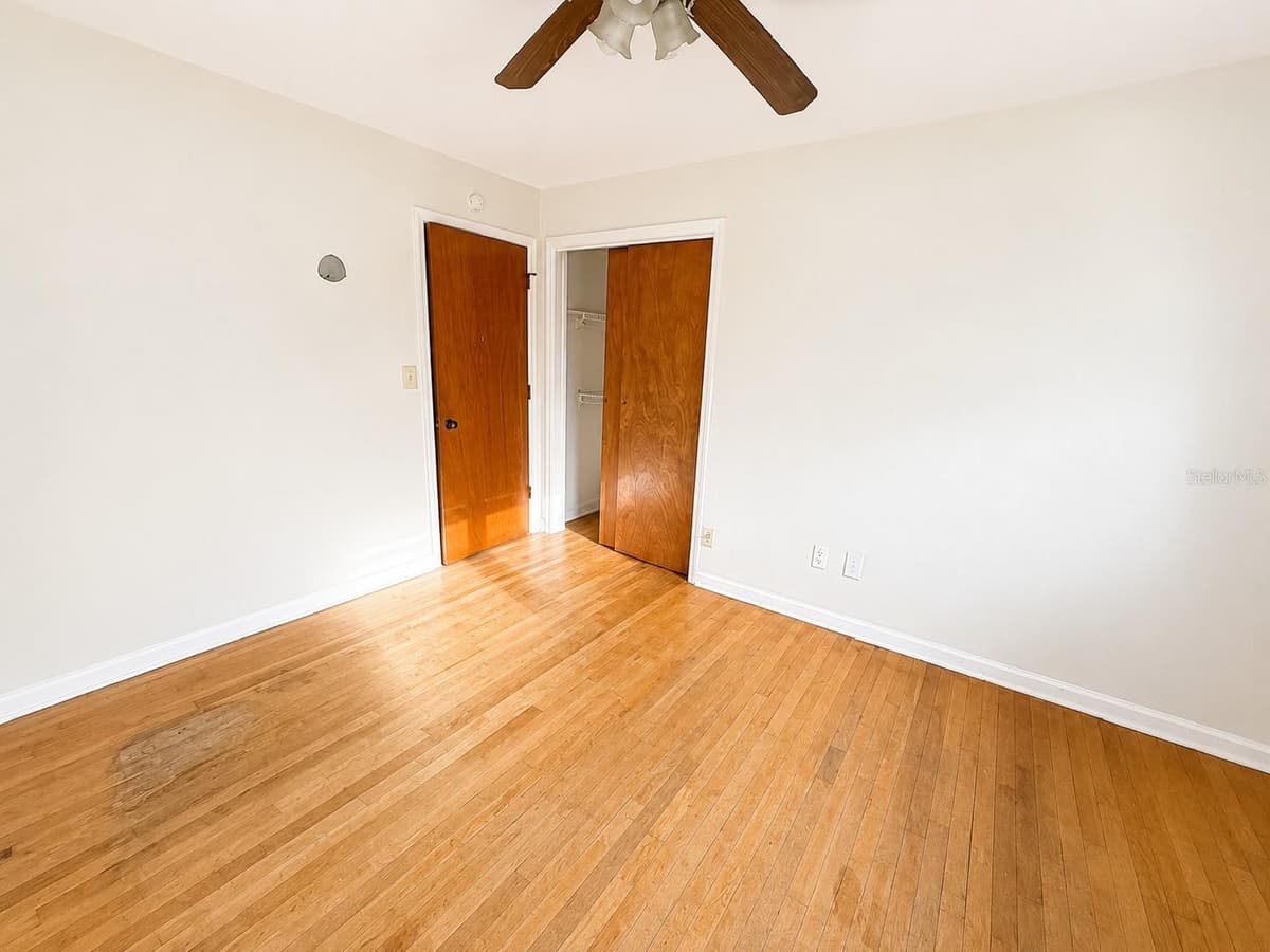 409 MONTGOMERY AVENUE — photo 7 of 9