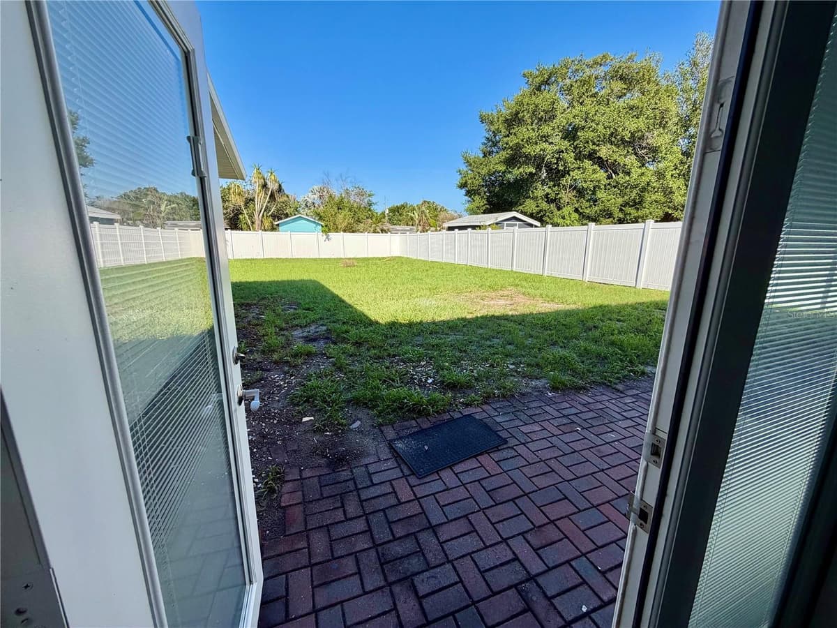 706 ROMANO AVENUE — photo 12 of 24