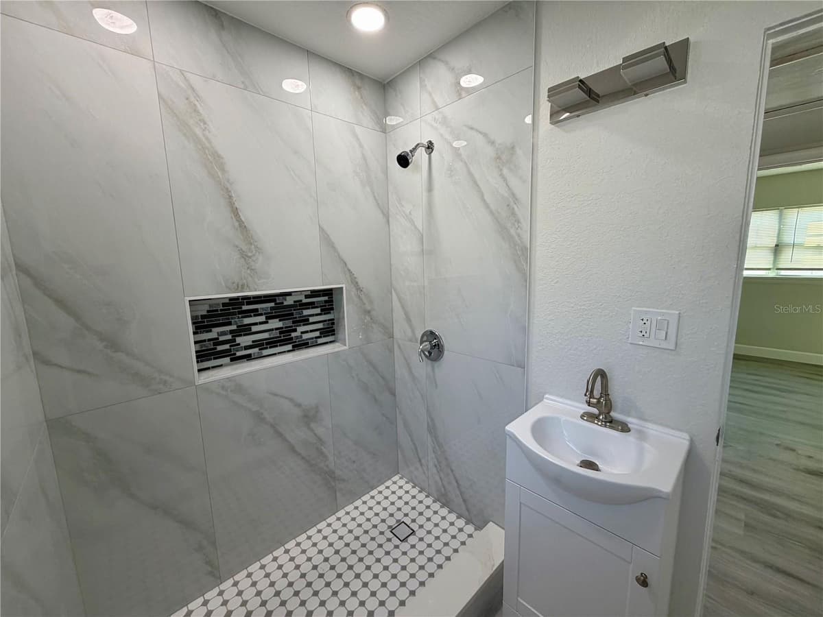 706 ROMANO AVENUE — photo 14 of 24