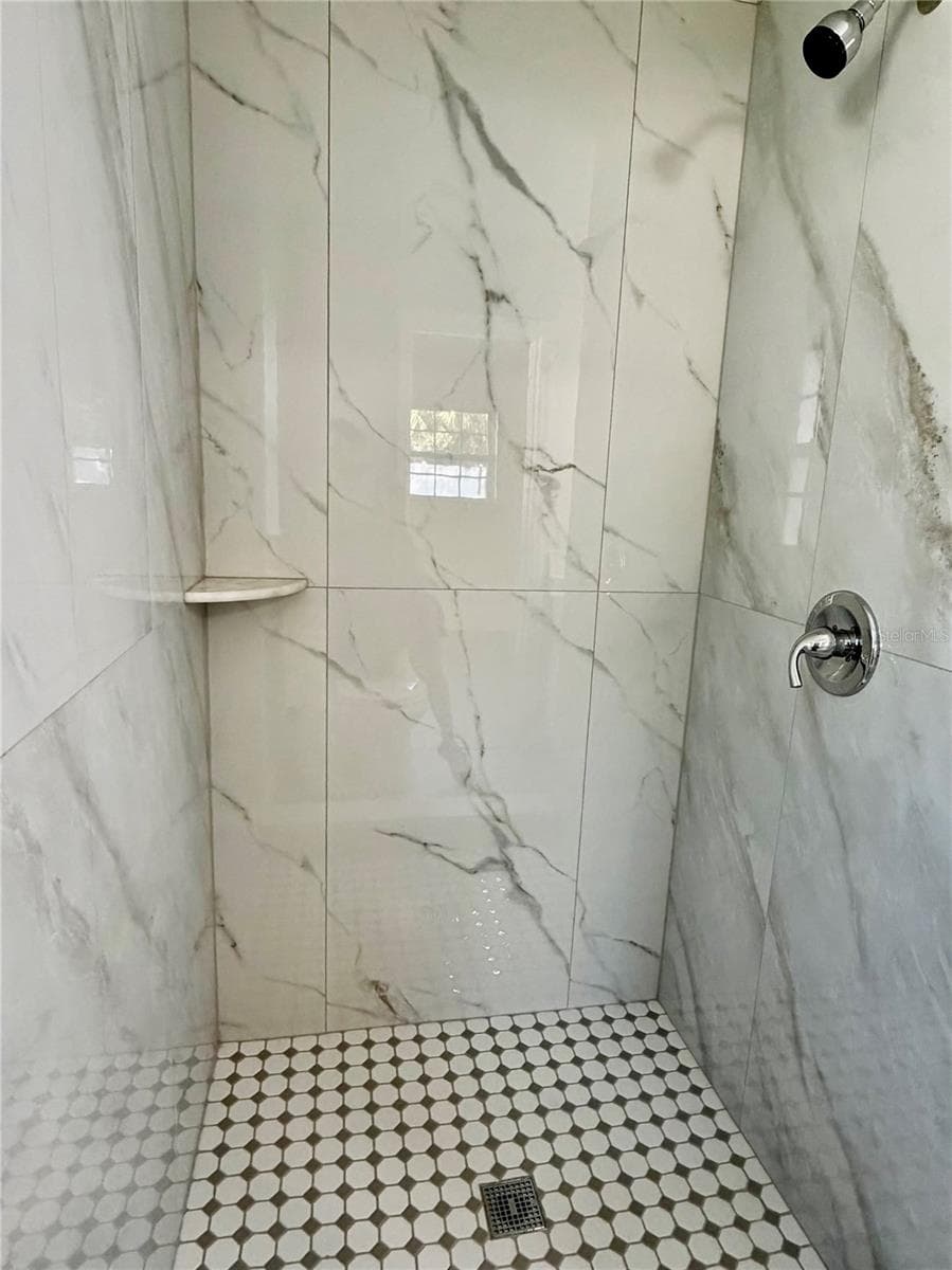 706 ROMANO AVENUE — photo 19 of 24