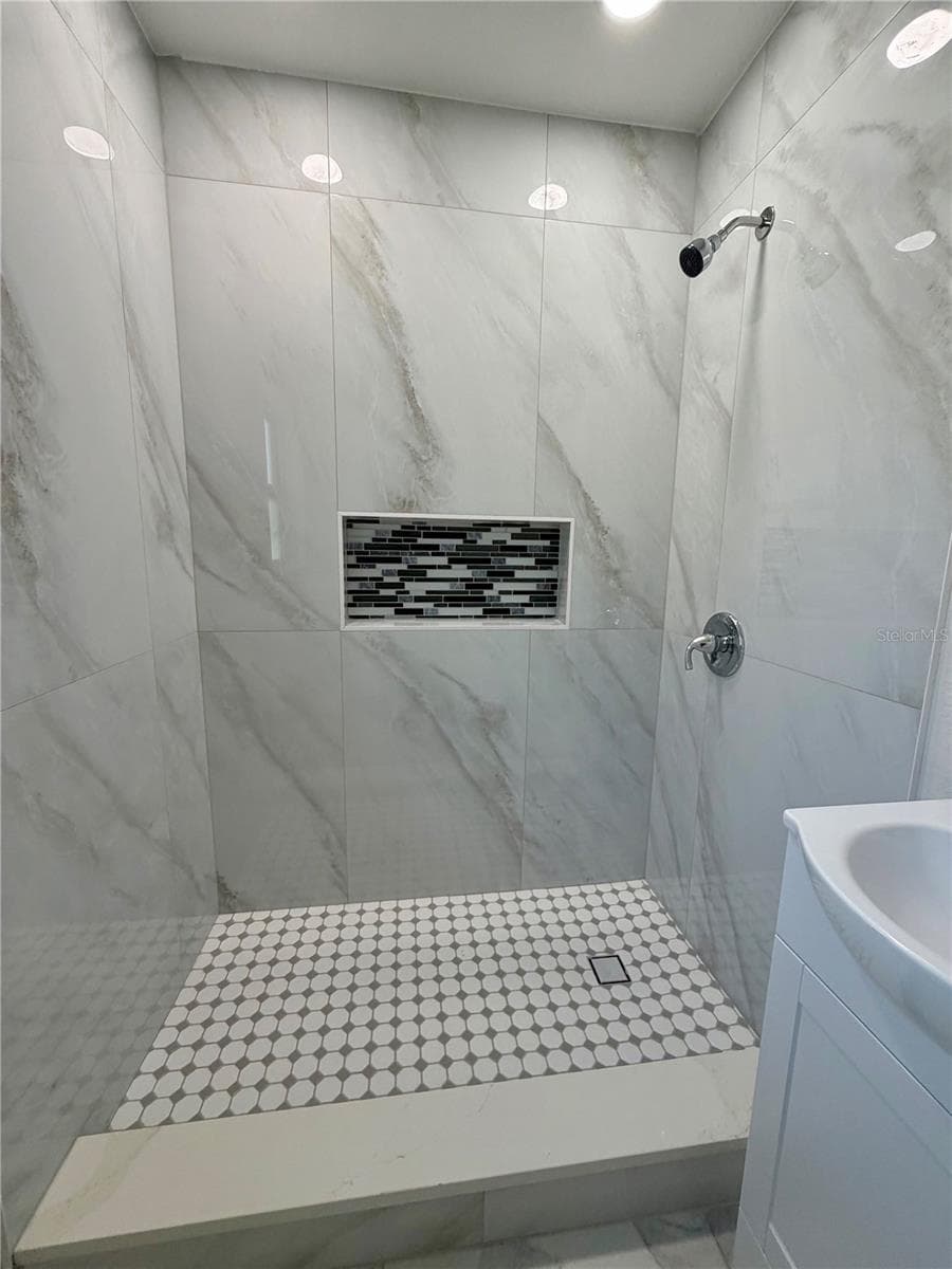 706 ROMANO AVENUE — photo 20 of 24