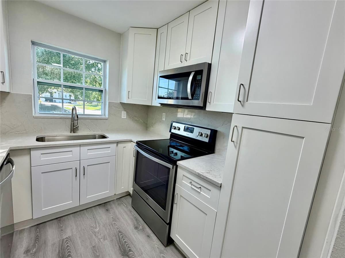 706 ROMANO AVENUE — photo 4 of 24