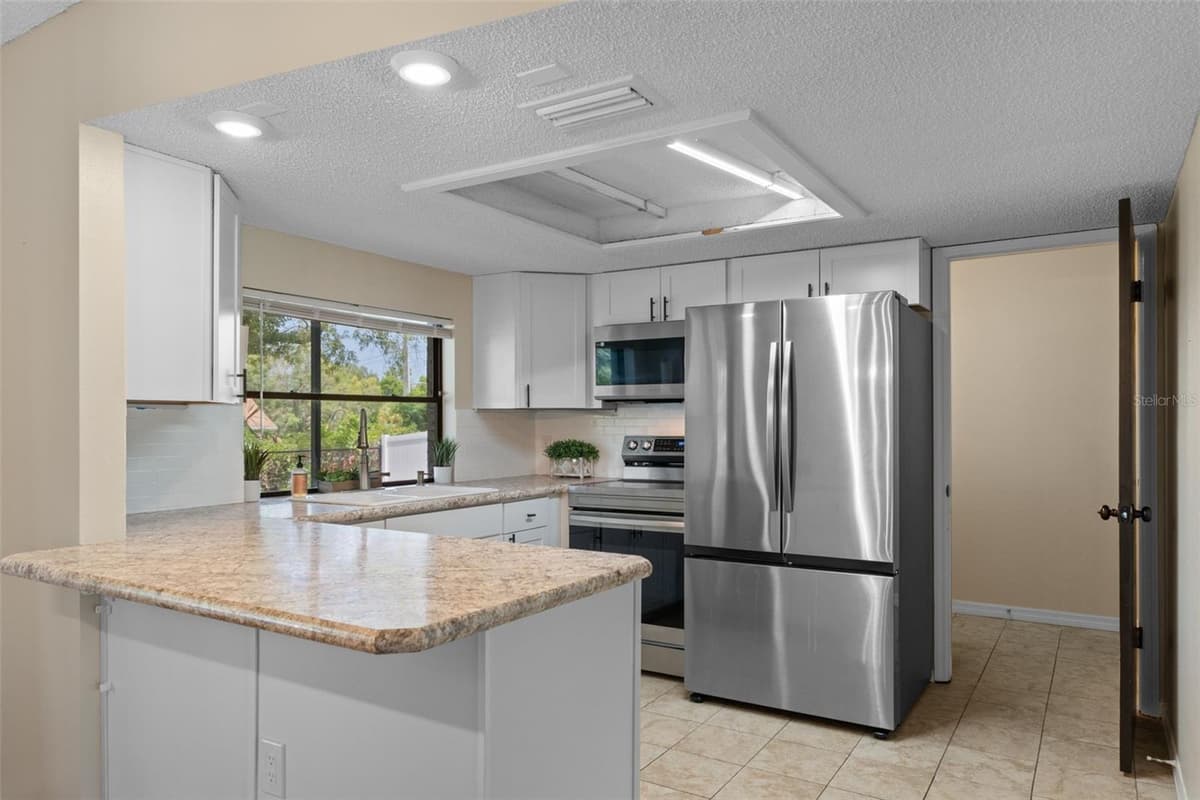 6480 INDIAN ROCK COURT — photo 15 of 36