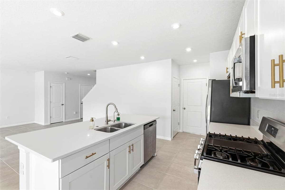 6271 SPRINGMONT LOOP — photo 15 of 41