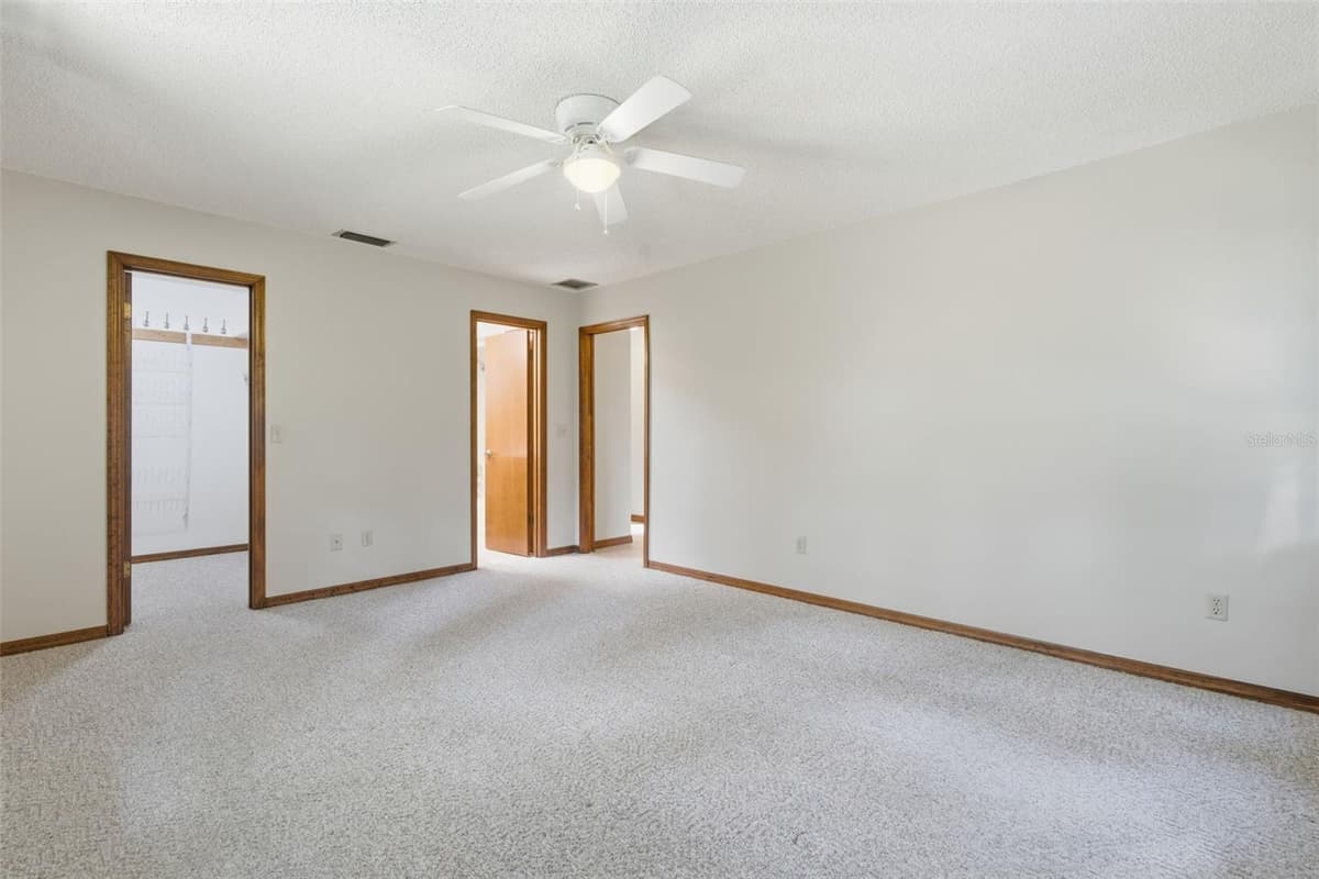 30 RAMBLEWOOD TRAIL — photo 11 of 19
