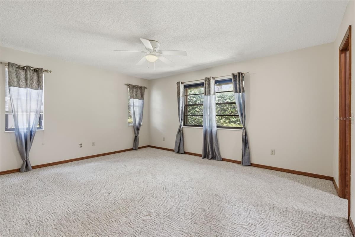 30 RAMBLEWOOD TRAIL — photo 10 of 19