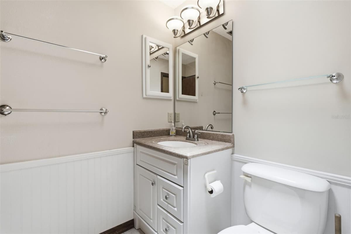 30 RAMBLEWOOD TRAIL — photo 8 of 19