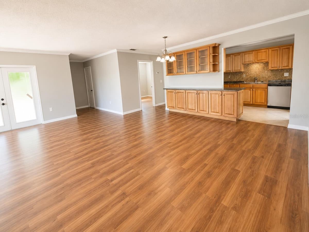 7708 2ND AVENUE — photo 9 of 26