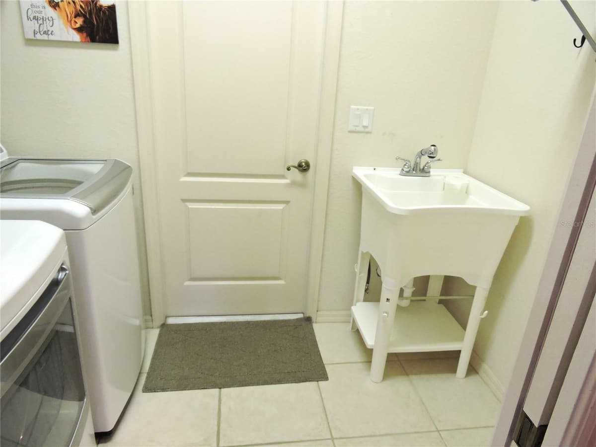 110 MARINER LANE — photo 31 of 46