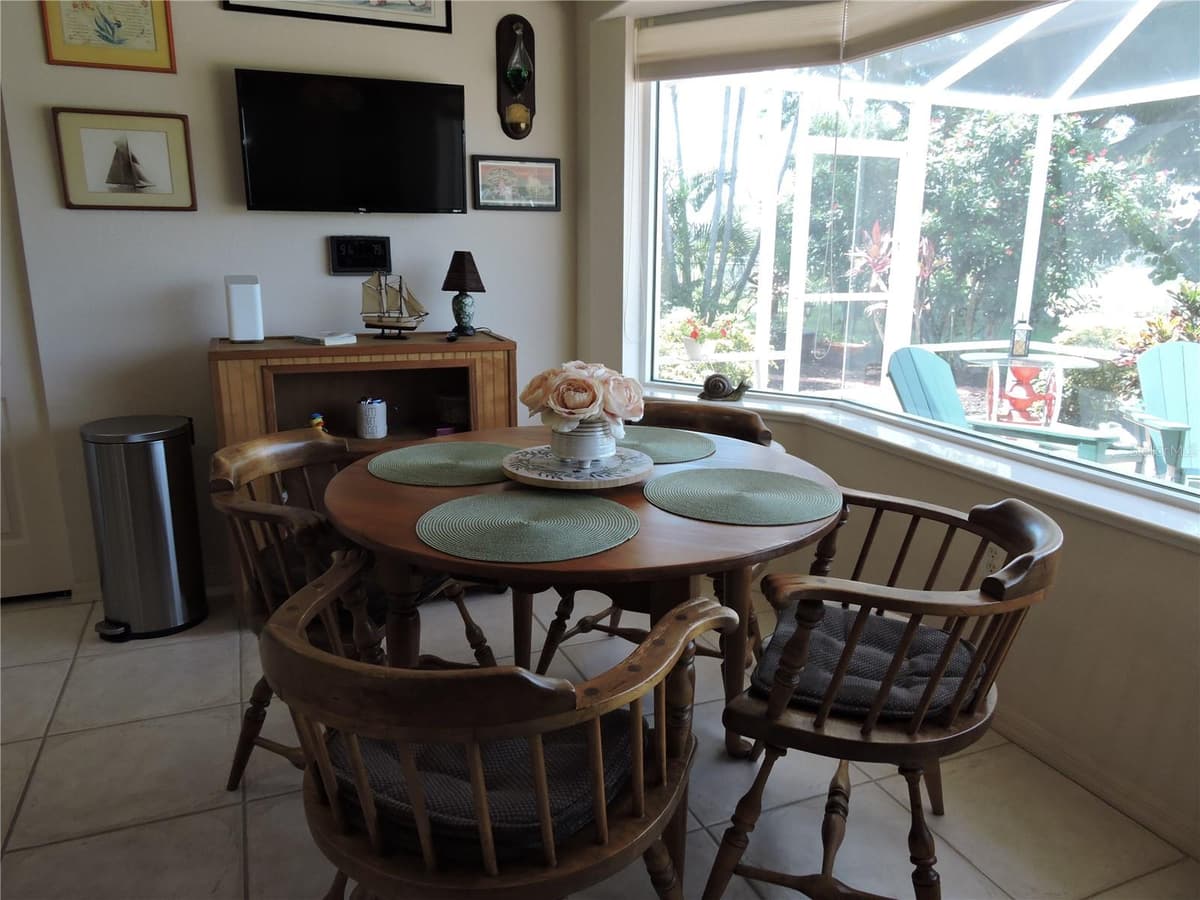 110 MARINER LANE — photo 13 of 46